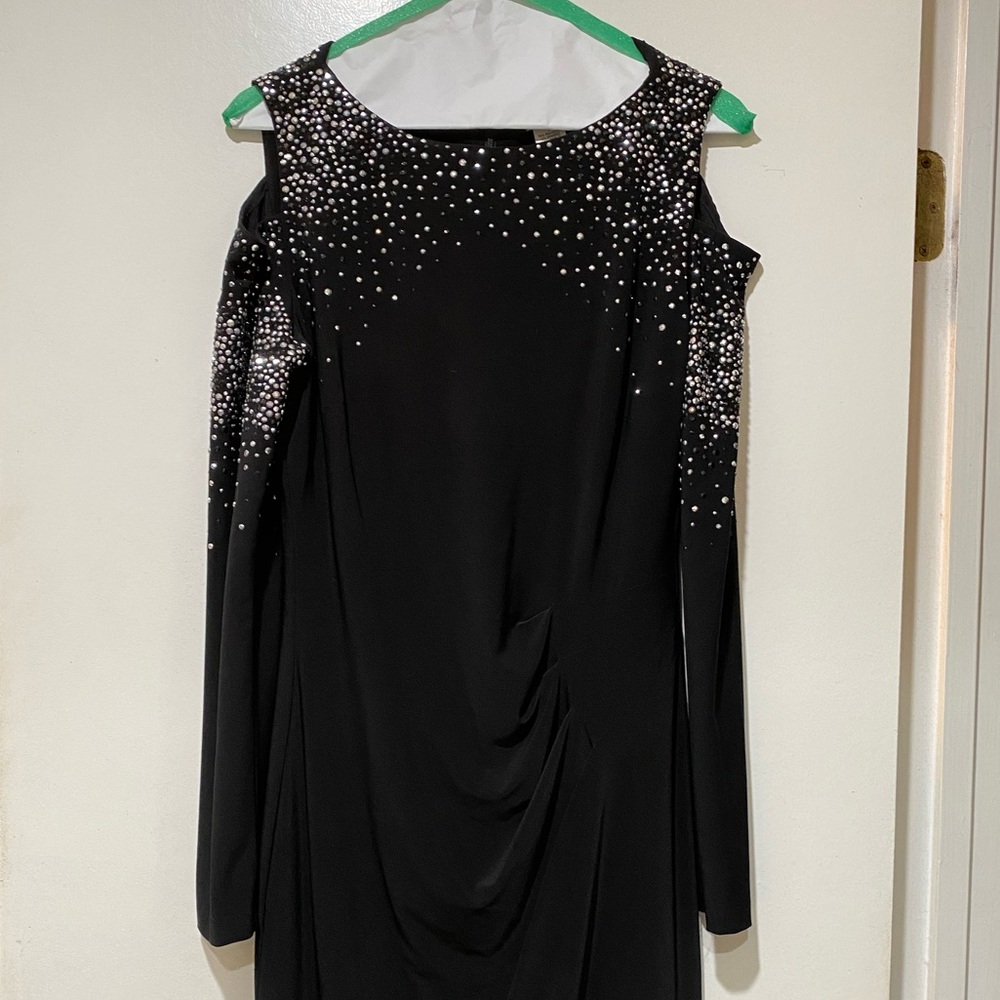 Cache cold shoulder evening dress